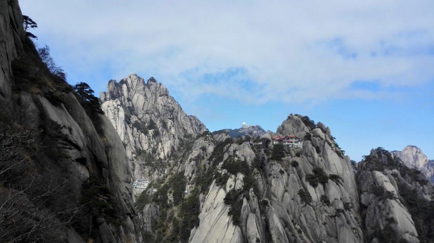 5、游览黄山主要景点分为：五大段（天都峰—玉屏景区—天屏—松谷胜区）