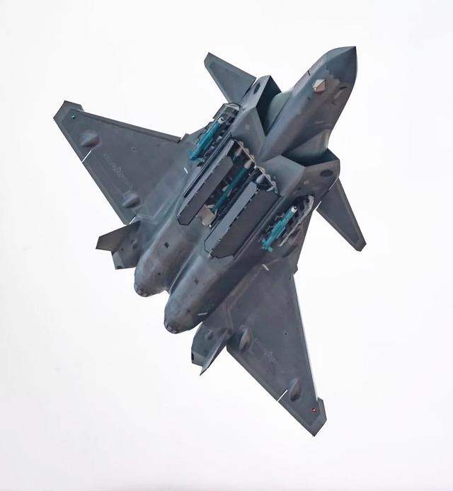 歼20战机最新（美高官宣称歼-20和F-35近距离接触）(8)