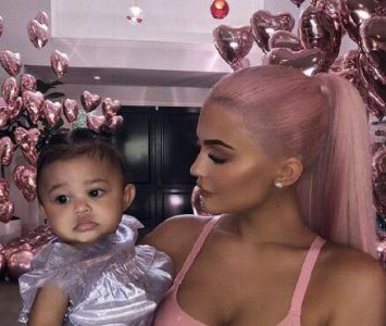 ​凯莉·詹娜Kylie Jenner送给女儿Stormi Webster的顶级奢靡品