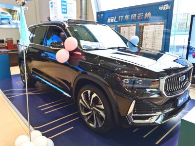 ​吉利星越suv2022款报价及图片(13.7万元起的吉利星越L，3月卖出1.1万辆，车主