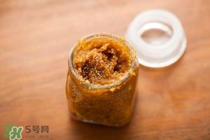 唇部磨砂膏多久用一次？唇部磨砂膏可以天天用吗？