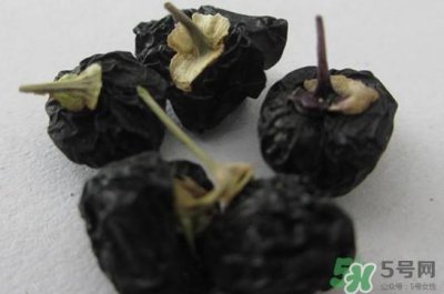 ​黑枸杞可以和菊花一起喝吗？菊花和黑枸杞一起喝好吗