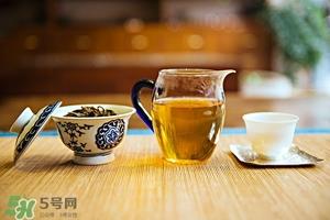 泡茶有泡沫怎么回事?泡茶时上面漂泡沫怎么办?