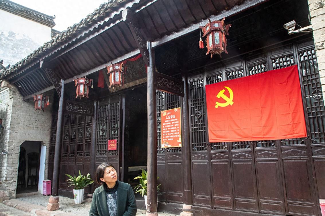 北京中南海西花厅的海棠树在邓颖超祖居开花了，她原来是光山人呀