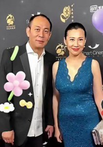 ​67岁张光北与60岁美妻陈炜双双亮相红毯，羡煞网友